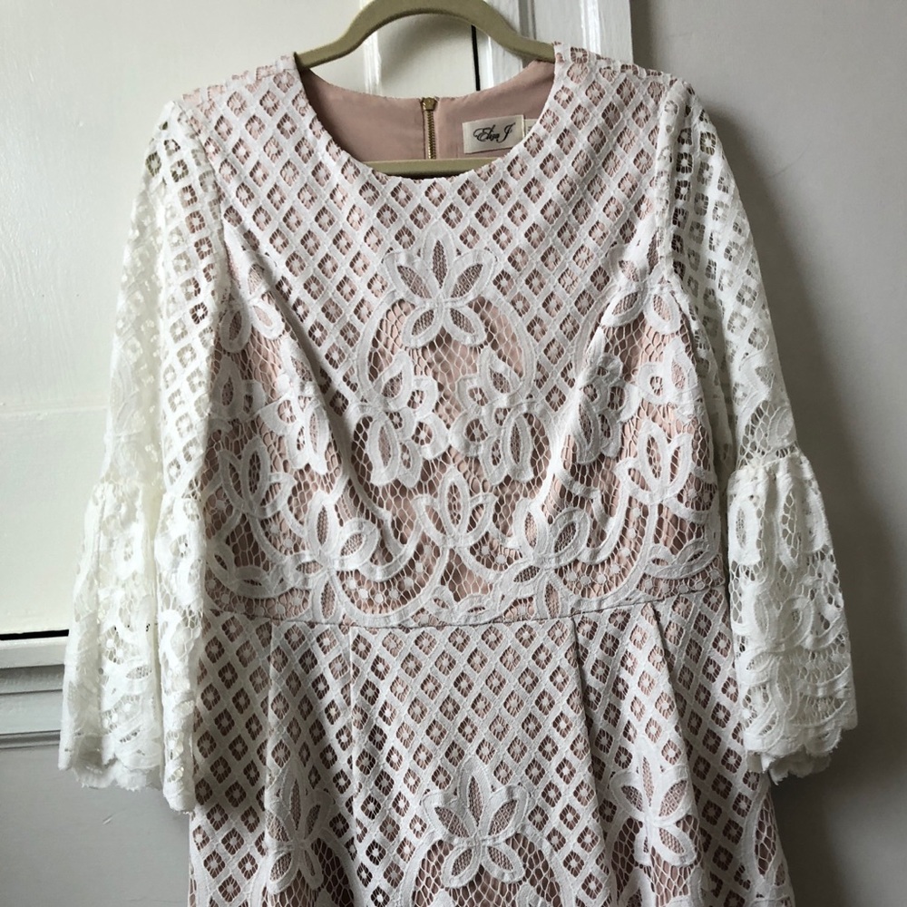 Beautiful bell-sleeved Eliza J dress